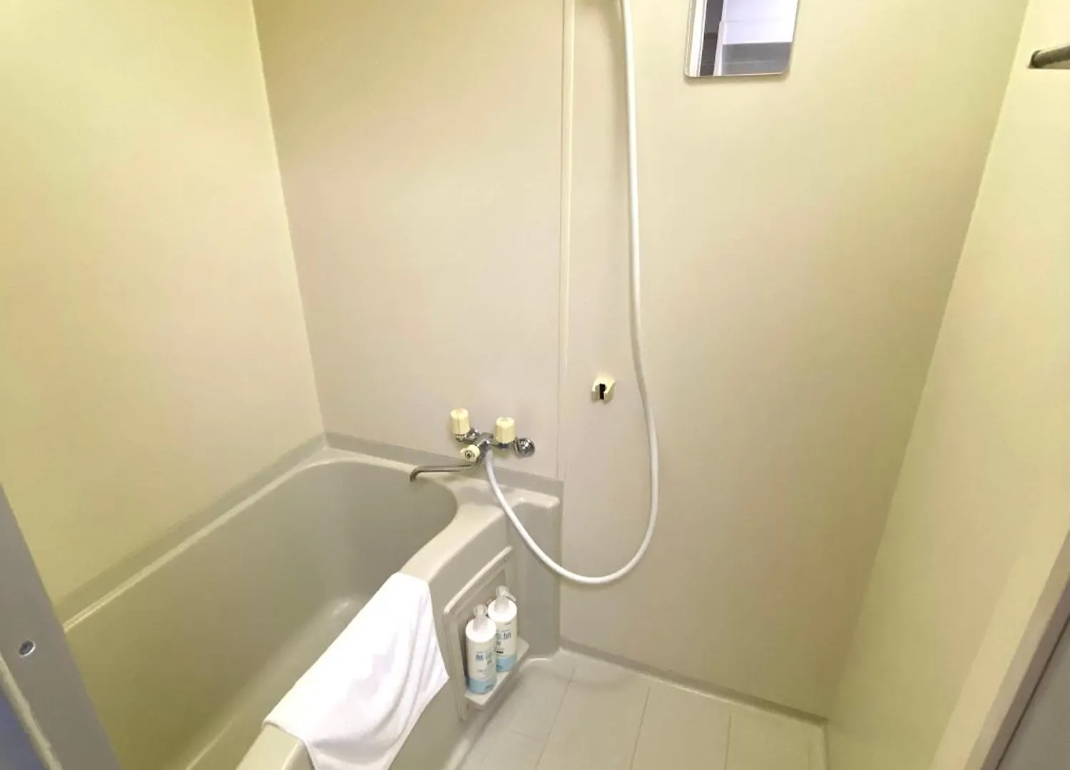 Guest House Flora Otemachi/フローラ大手町 Hiroshima 0*,  Giappone